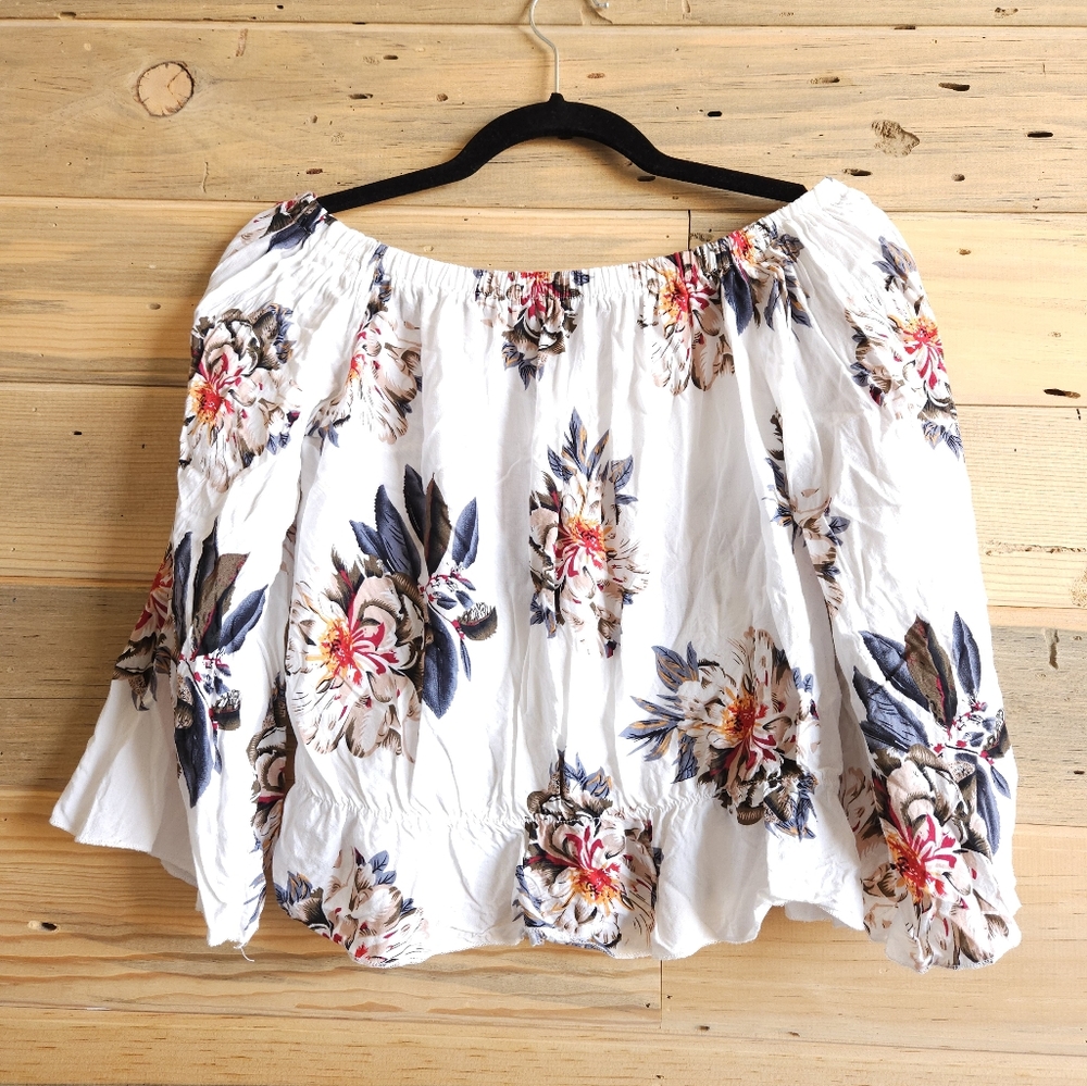 Unknown Brand Cute Floral Top, fits like an M
